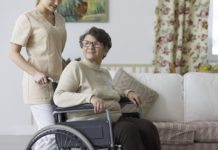 como se tornar um cuidador de idosos