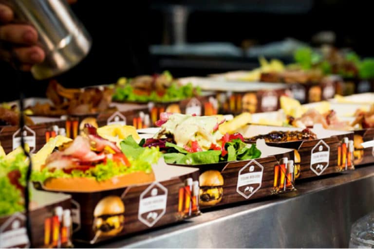 Empreendedores largam tudo e apostam em franquia de food truck