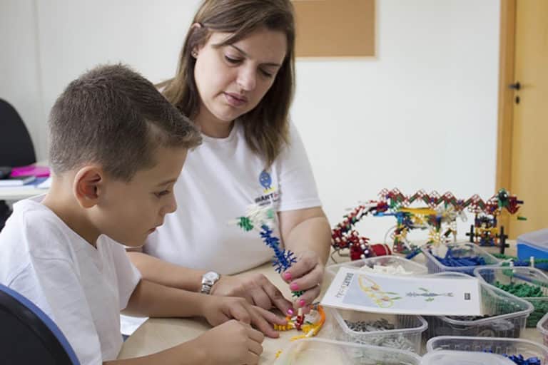 SMARTblocks: franquia ensina robótica pedagógica em escolas particulares