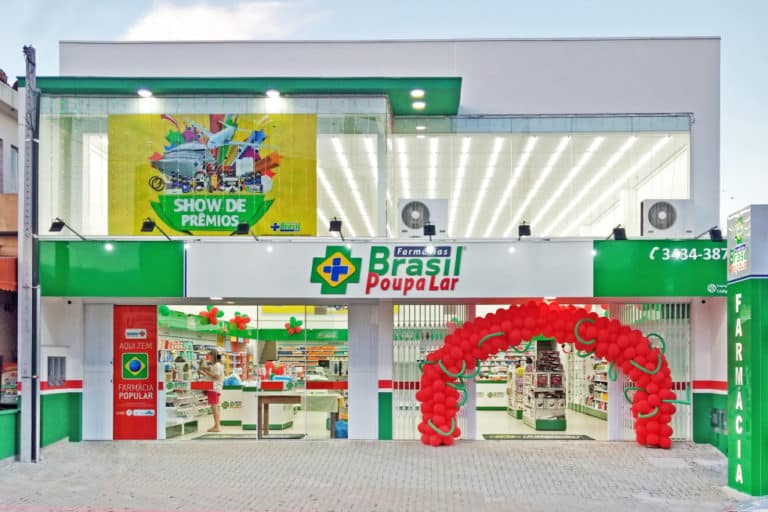 Franquia de farmácia acessível: conheça a Farmácia Brasil Poupa Lar