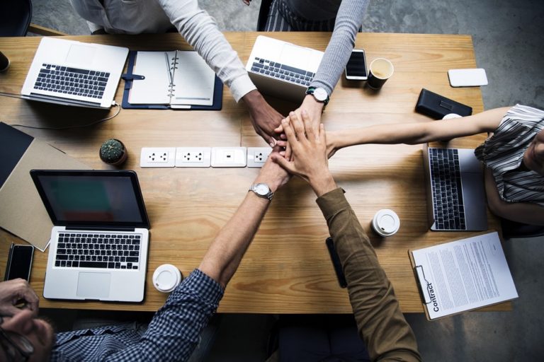 Como prestar um suporte eficiente em franquias com apoio de tecnologia