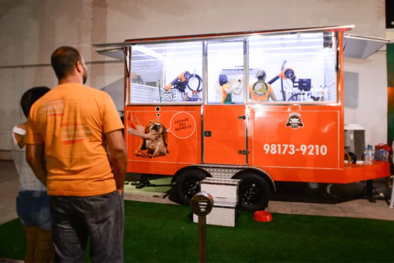 Turma do Banho: franquia de petshop tem trailer a partir de R$ 79 mil