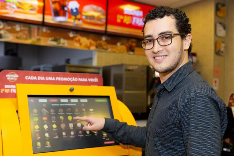 Youburger cresce com franquia de hamburgueria hi-tech