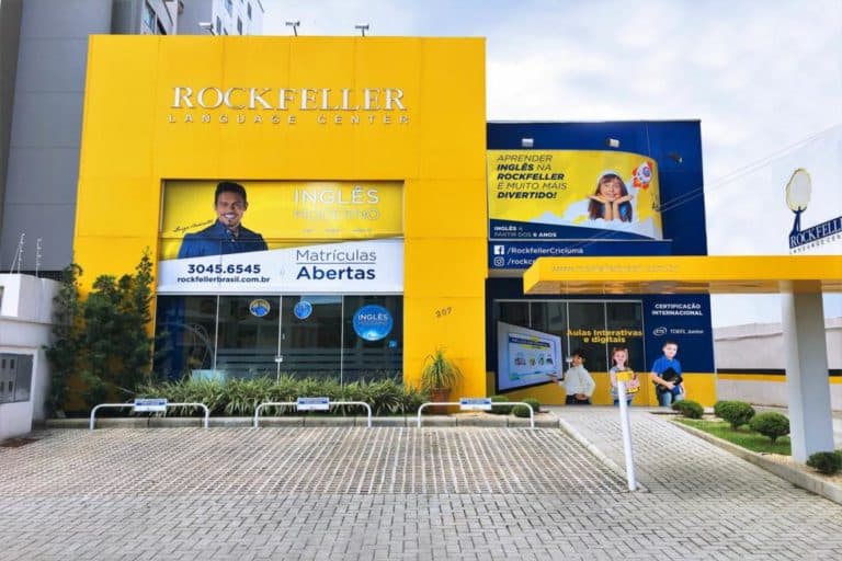 Rockfeller lança modelo compacto de franquia de idiomas