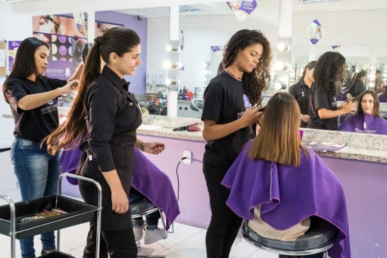 Instituto Embelleze: rede de cursos de beleza tem oportunidades para todo o Brasil