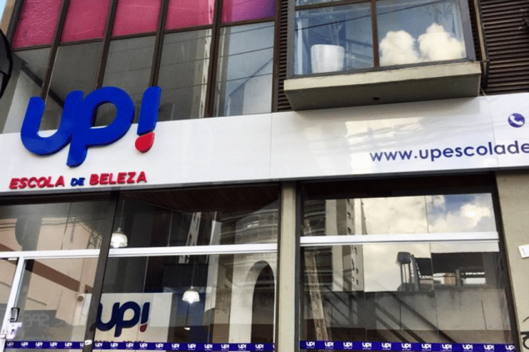 Up! Escola de Beleza: negócio 2 em 1