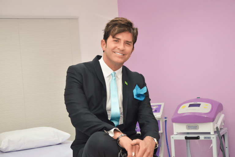 Em passagem pelo Brasil, Dr. Rey fala sobre o crescimento de suas franquias