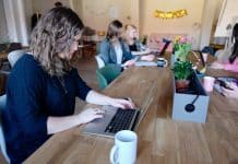 pexels cowomen 2041398