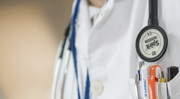 doctor 563428 1280