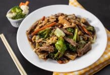 Yakitai Oriental Food tem franquia 100% delivery Franquia Yakitai Comida Oriental 12