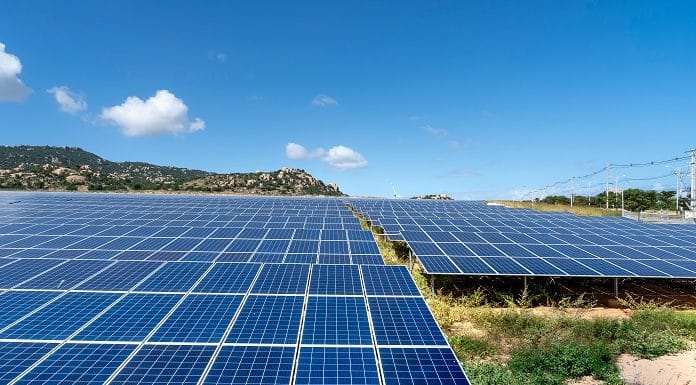 mercado de energia solar cresce com ajuda da tecnologia