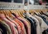 Franquia de roupas: 30 melhores para investir! Shop for clothing,Clothes shop on hanger at the modern shop bout