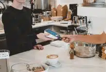 Qual a melhor máquina de cartão que aceita vale-refeição e alimentação? Confira 7 opções!